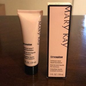 Mary Kay timewise foundation